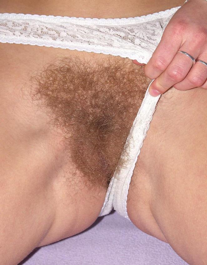 15P Amateur teen exposing her hairy pit