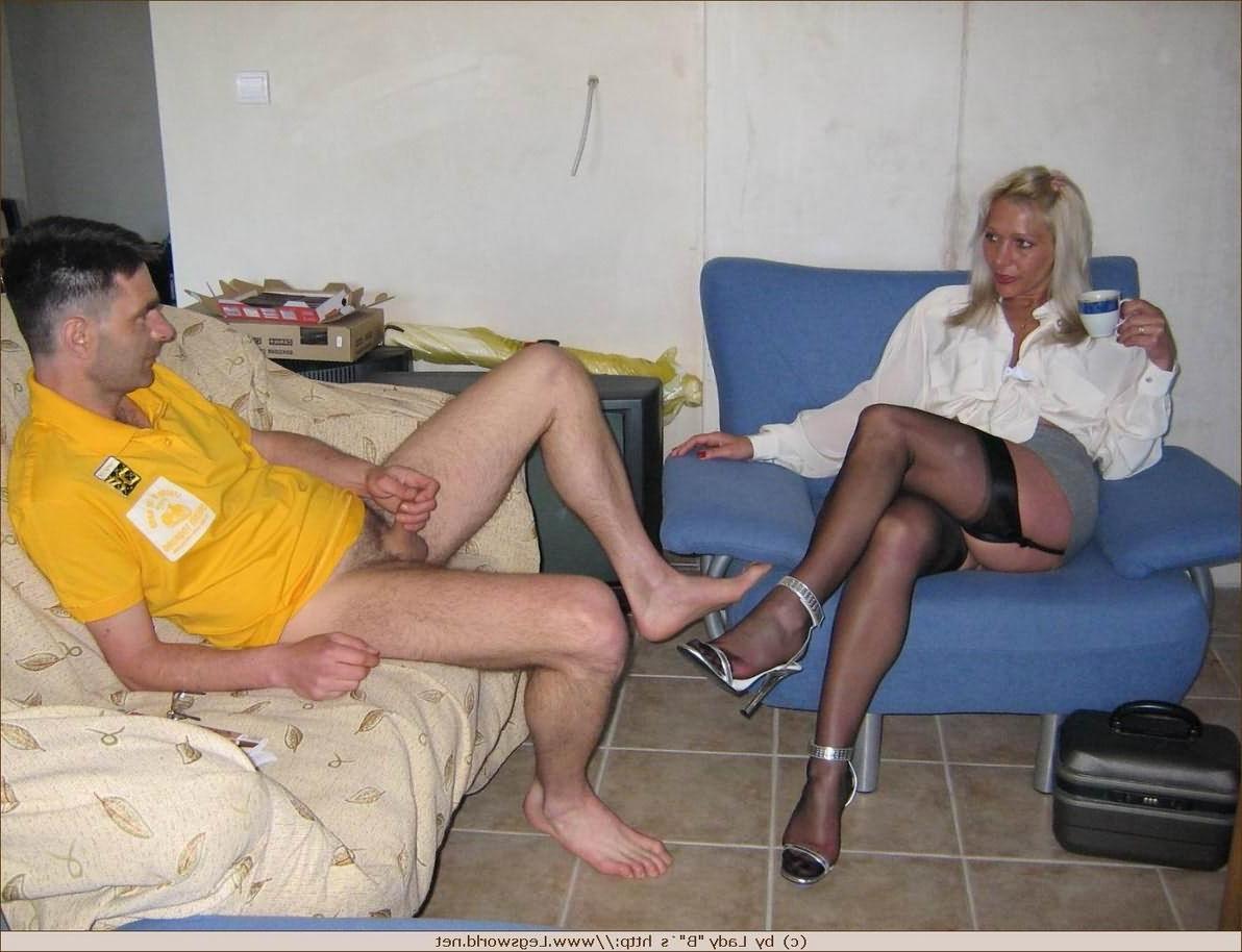 12P Amateur babe in stockings foot dominating