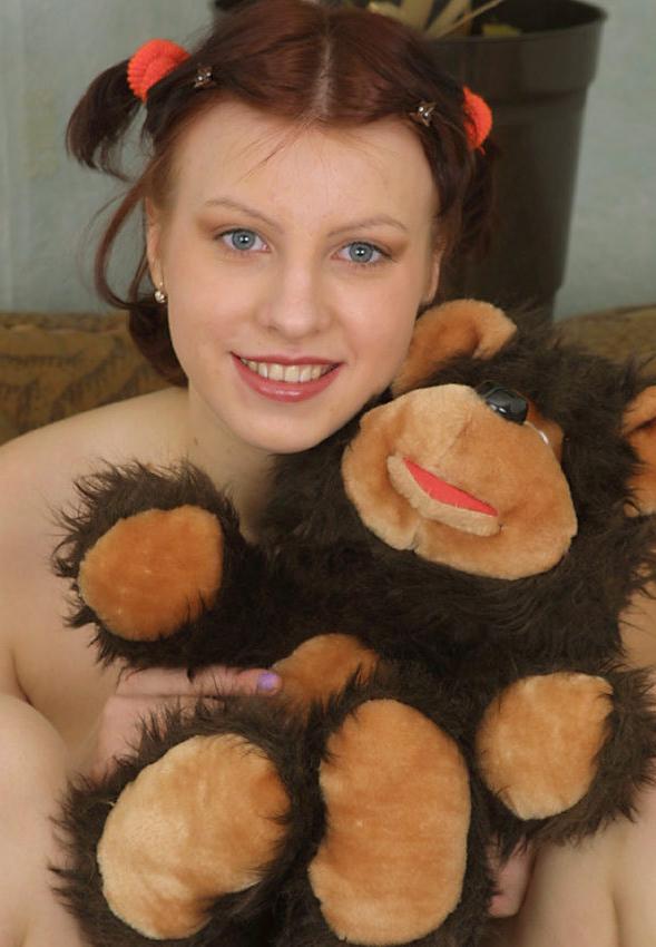 15P Lonely teen shows hairy pit on sofa