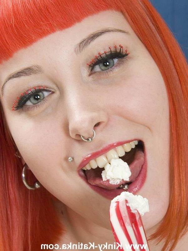 16P Latex girl gets messy with food