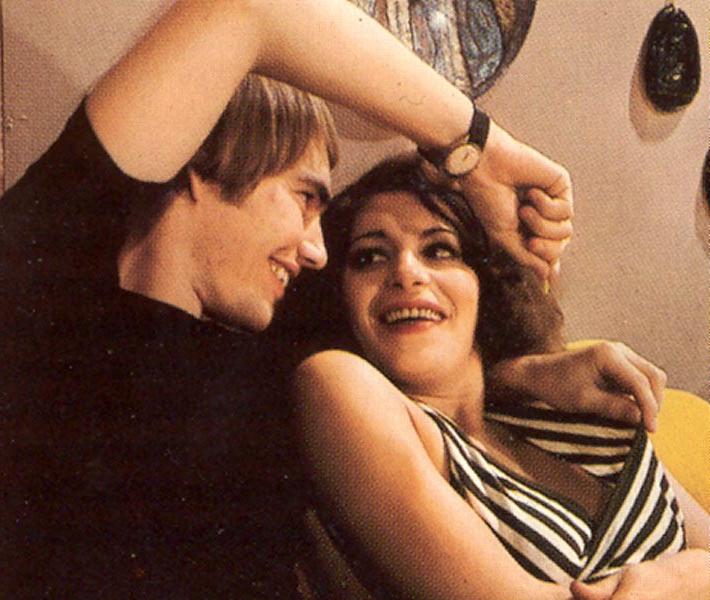 16P Lucky guy fucking three experienced retro pussies