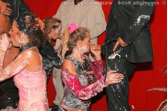 16P Sucking strangers cock at messy food and sex party