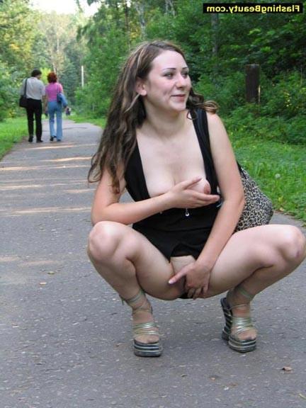 16P Girl flashing her pussy in public