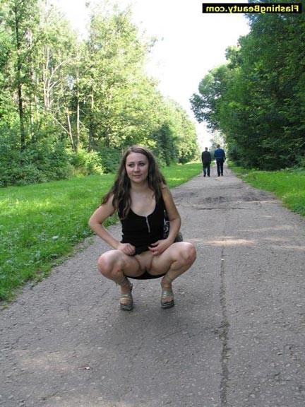 16P Girl flashing her pussy in public