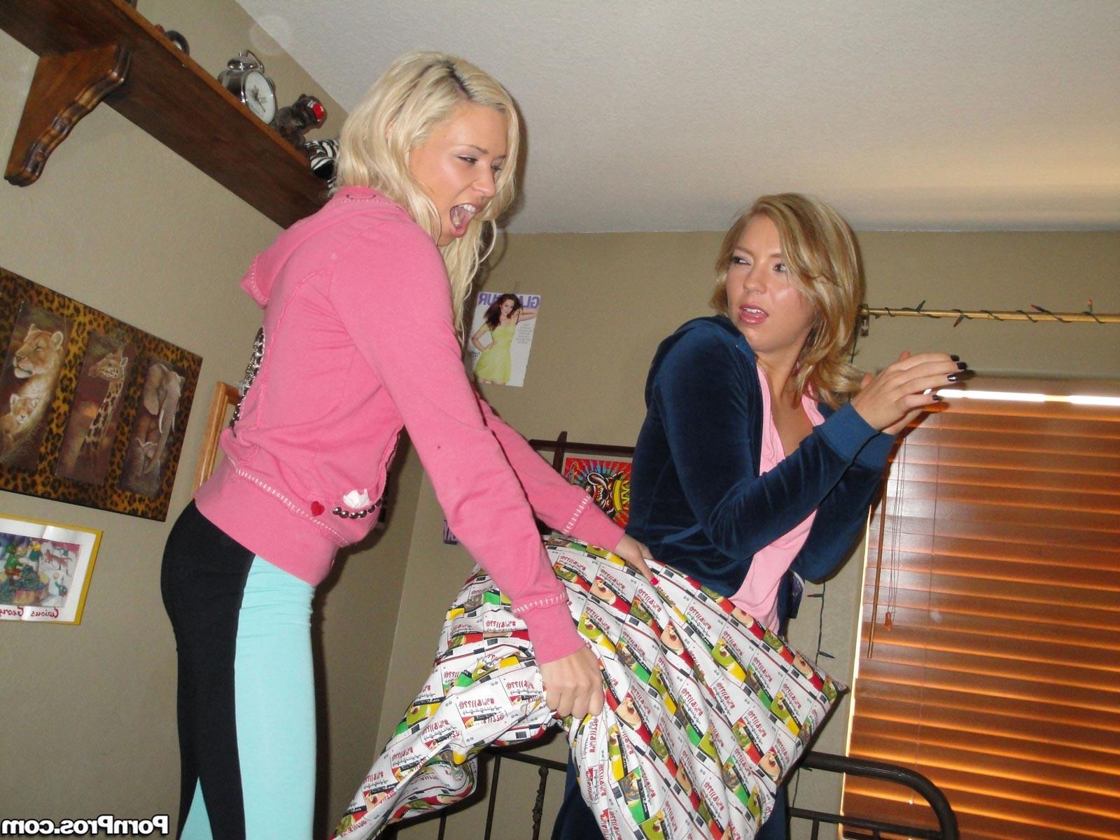 20P Teen girlfriends fuck one guy