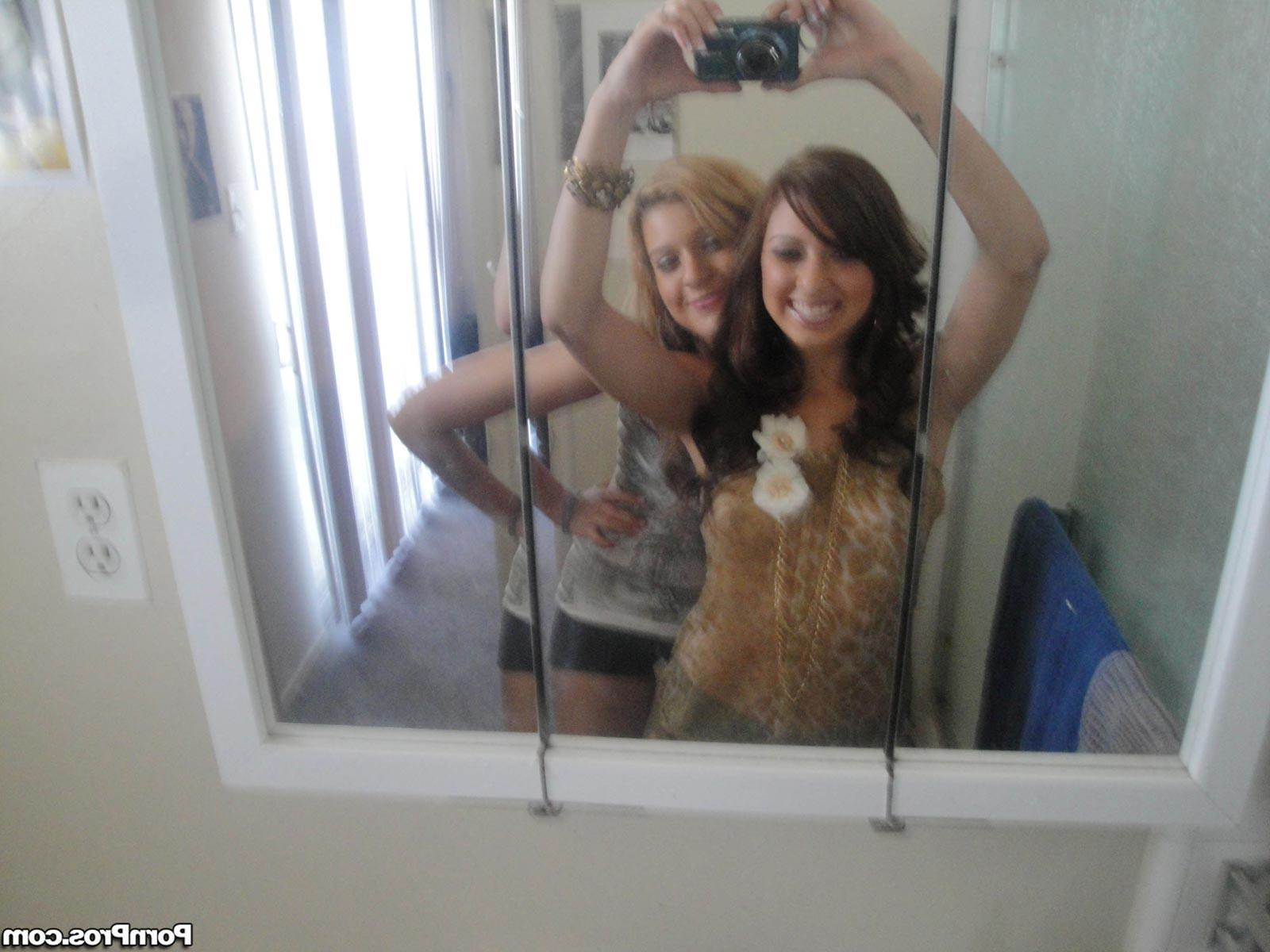 20P Teen girlfriends fuck one guy