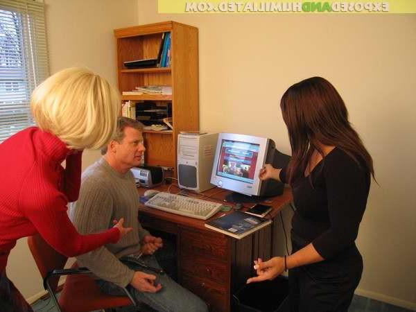 14P Ladys waching a guy jerk off at home