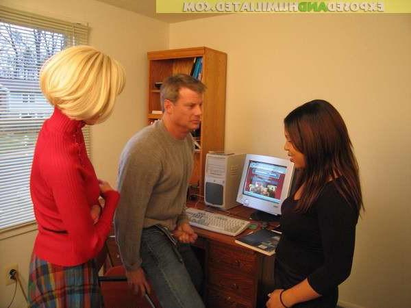 14P Ladys waching a guy jerk off at home