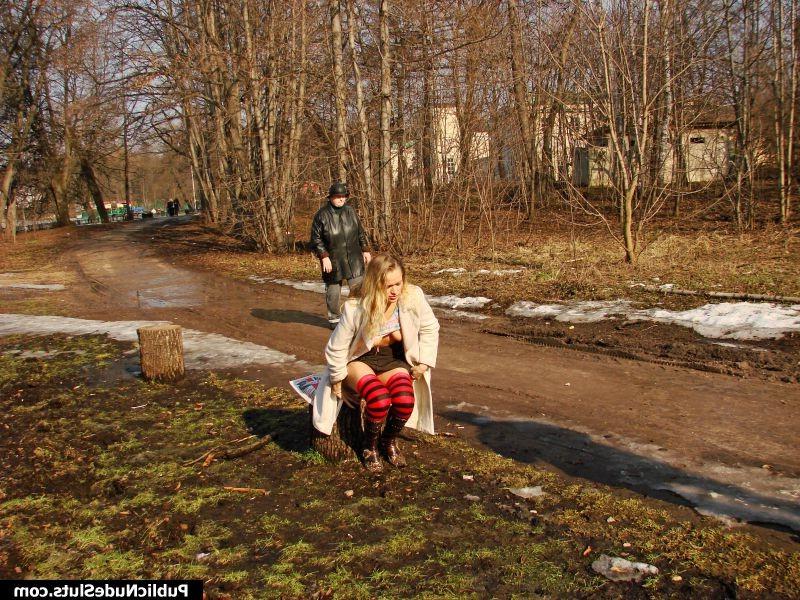 14P Horny bunny tickles her clitty and plays with vaginal beads in public