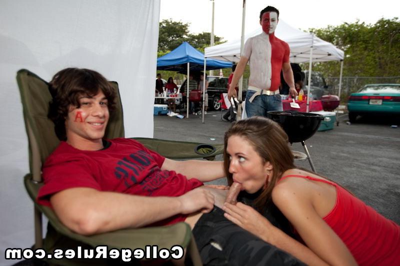 15P Horny college students bang and strip in public in homemade pix