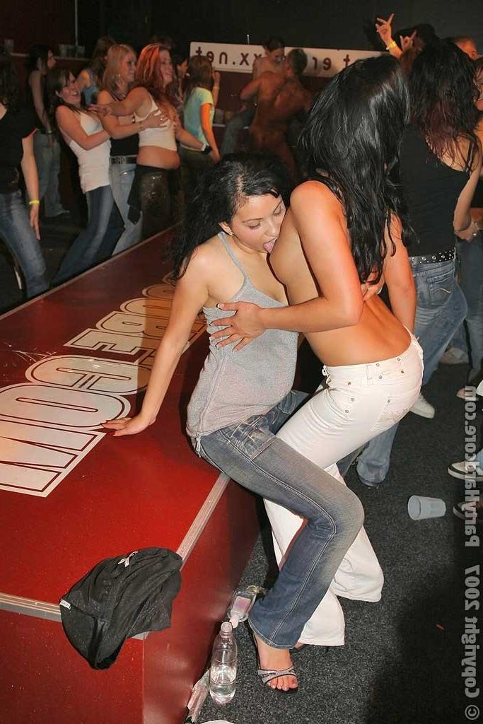 15P Amateurs going wilde and fucking hard in crazy party