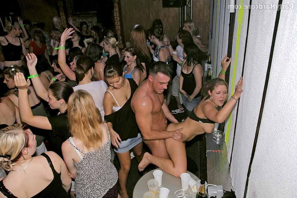 16P Amateurs fucking hard in group party hardcore