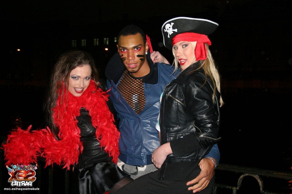 18P Halloween Students Sex Party