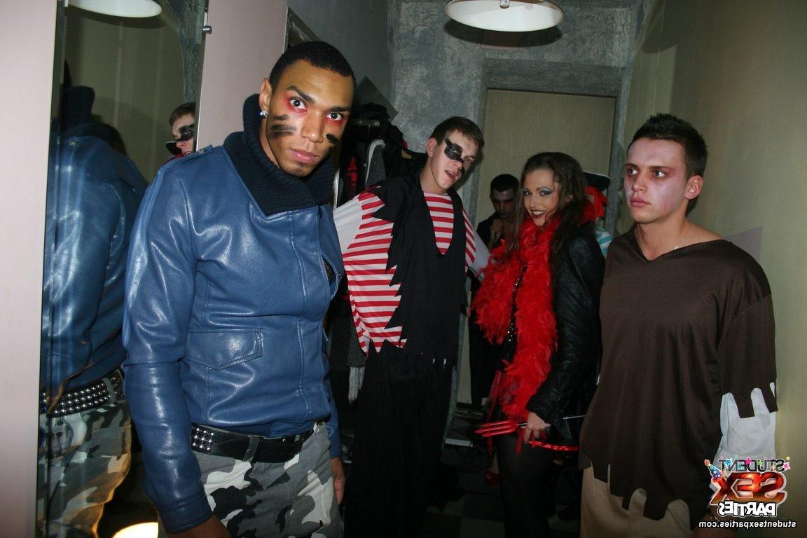 18P Halloween Students Sex Party