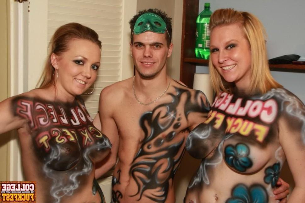 15P Drunk college chicks getting suck and fuck for cum