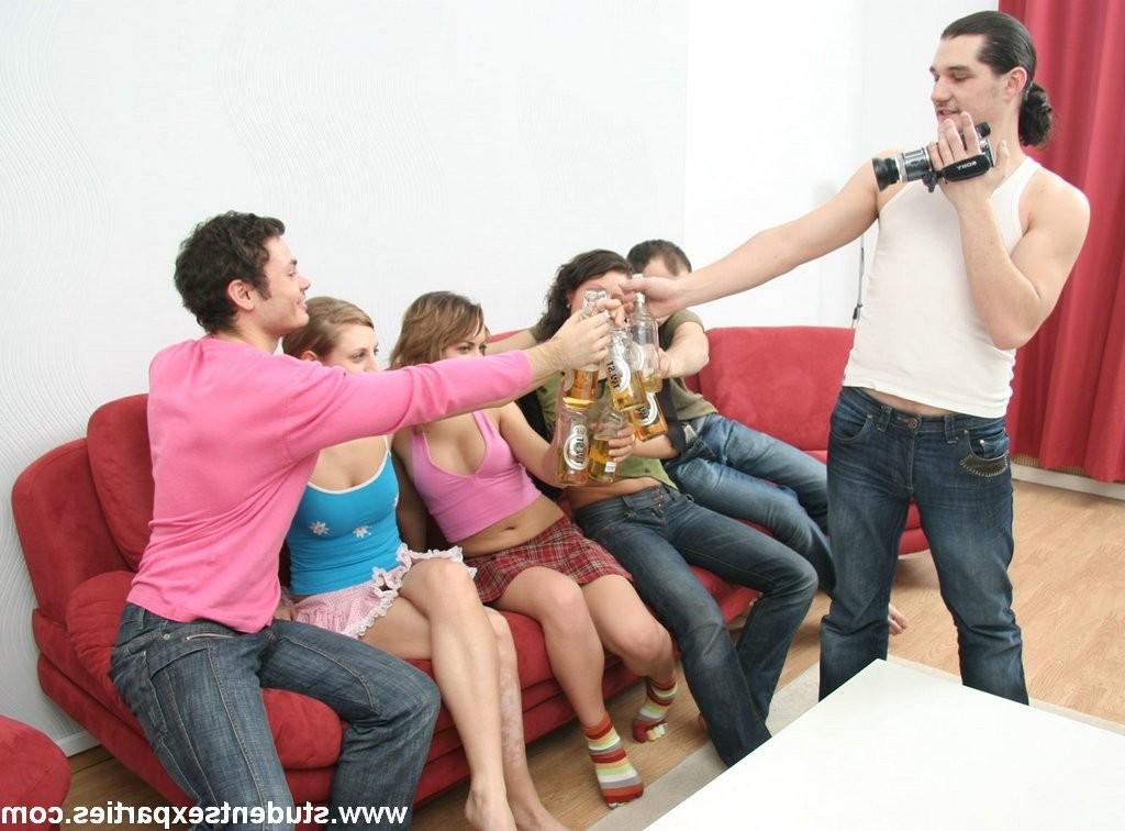 16P Drunken girls strip and fuck at party
