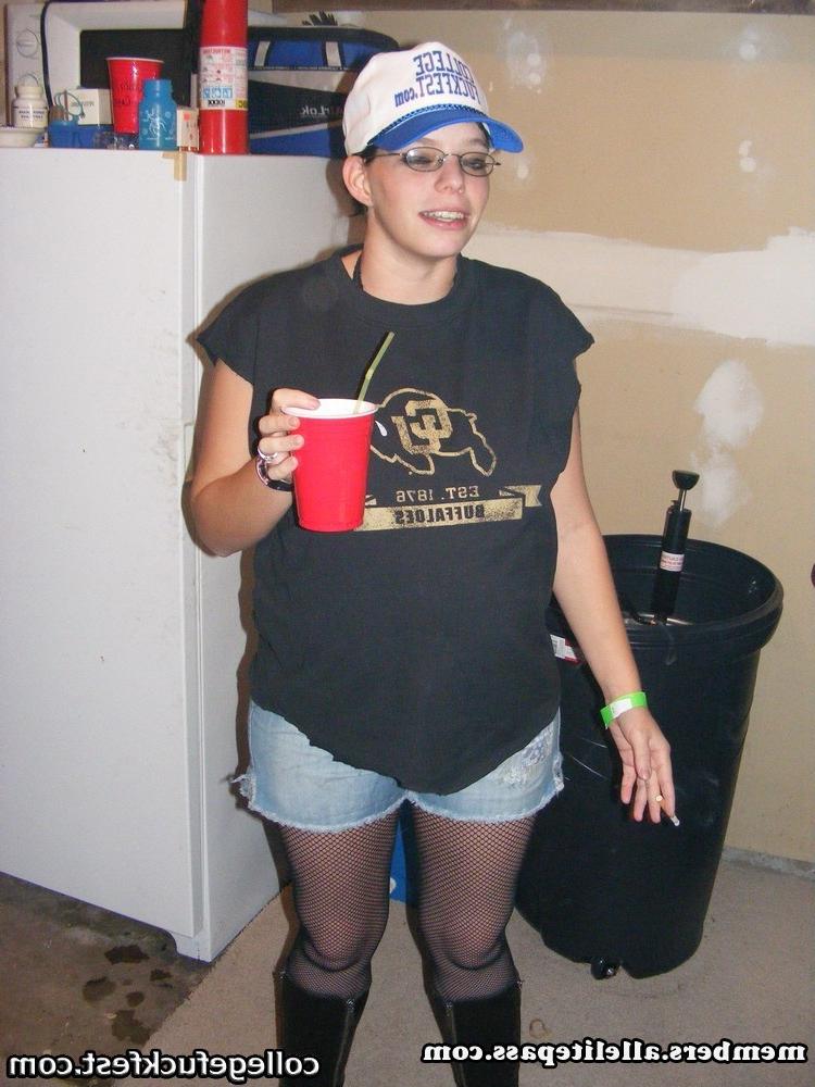 8P College Fuck Fest