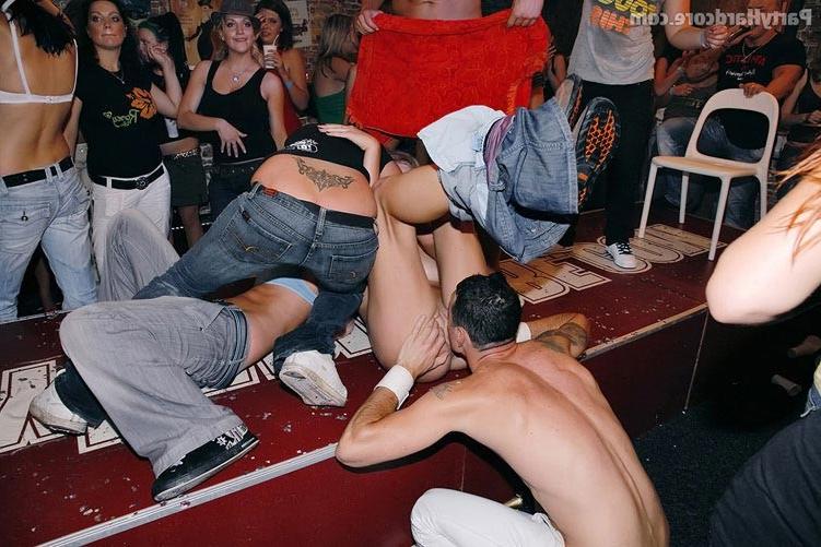 16P Wild nasty sexy girls hardcore orgy party