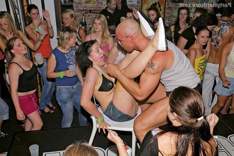 16P Horny nasty sluts fuck at groupsex party
