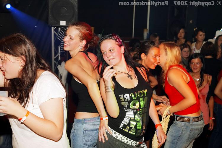 16P Hot drunk girls fuck at gangbang  party