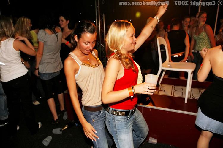 16P Hot drunk girls fuck at gangbang  party