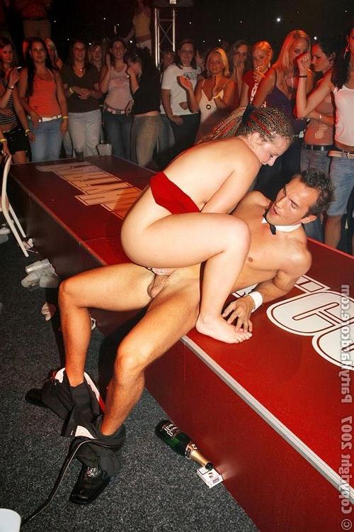 16P Horny drunk babes suck and fuck at party