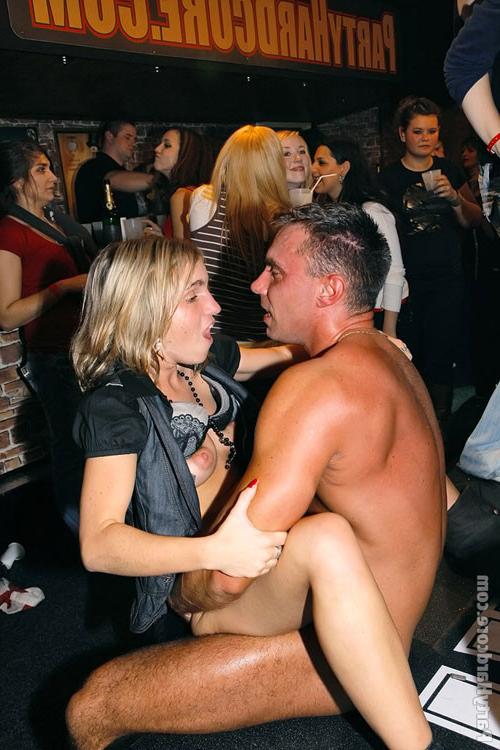 16P Hot drunk people fuck at hardcore party