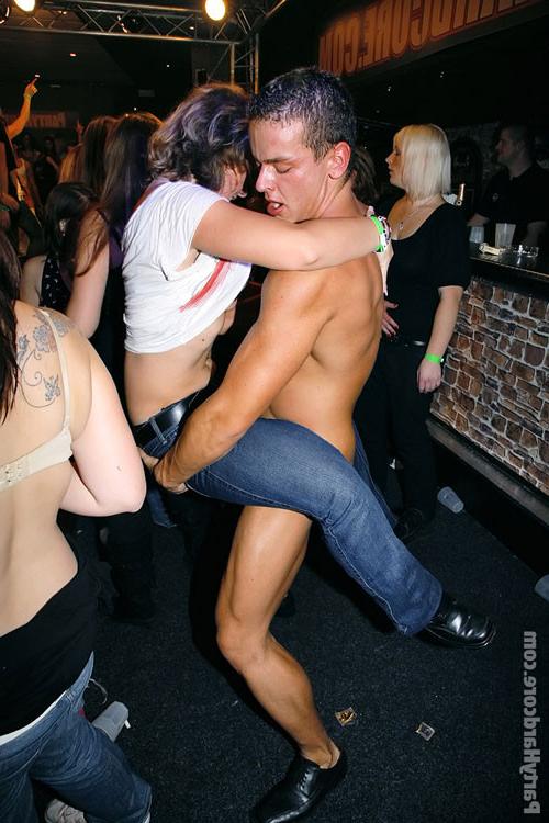 16P Horny hot drunk girls blowjobs at party