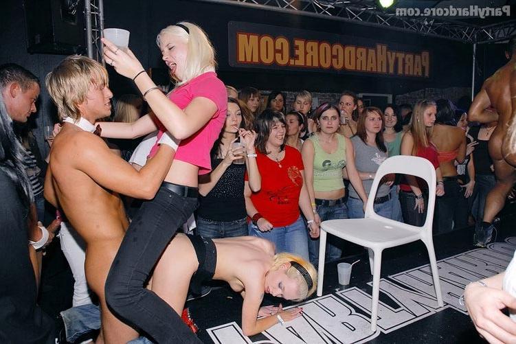 16P Horny hot  drunk girls  fucking at party