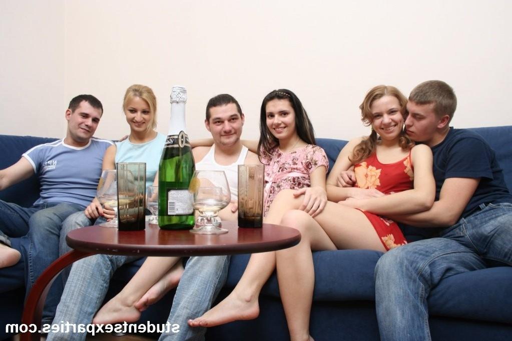 16P Cute girls pleasing guys cocks with wet tongues