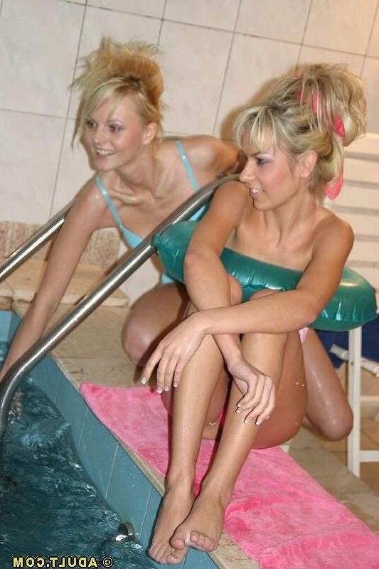 16P Party sluts making crazy groupsex orgy near swimming pool