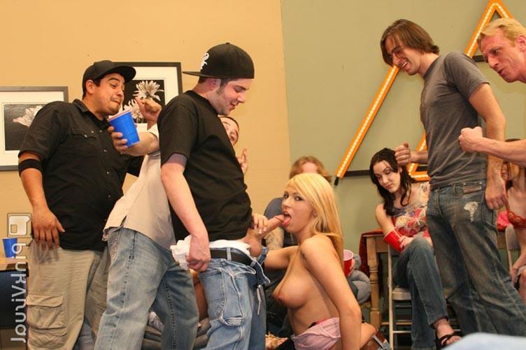 17P Drunk college teens giving blowjob at wild orgy party