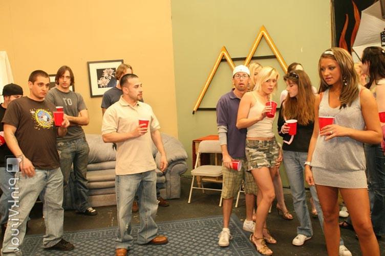 17P Drunk college teens giving blowjob at wild orgy party