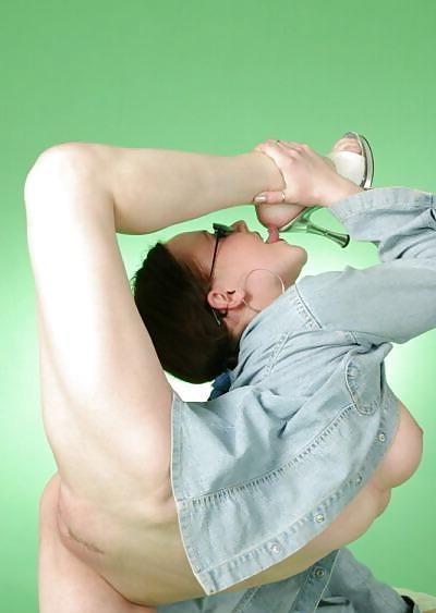 21P Naked gymnasts