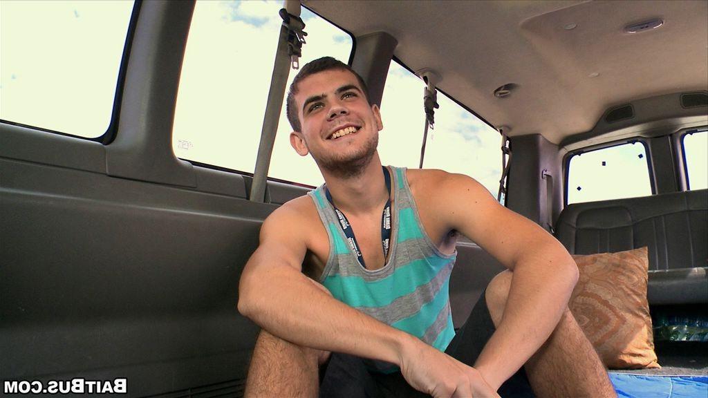 15P Straight guy busts his load with first gay encounter