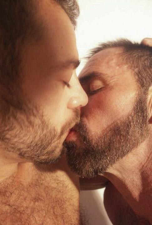 20P Two hairy cheted mature muscles sucking and shootingon a mirror