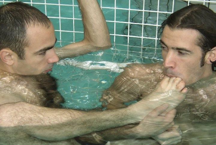 20P Two hairy chested foot lovers enjoy having fun in a piscina pool
