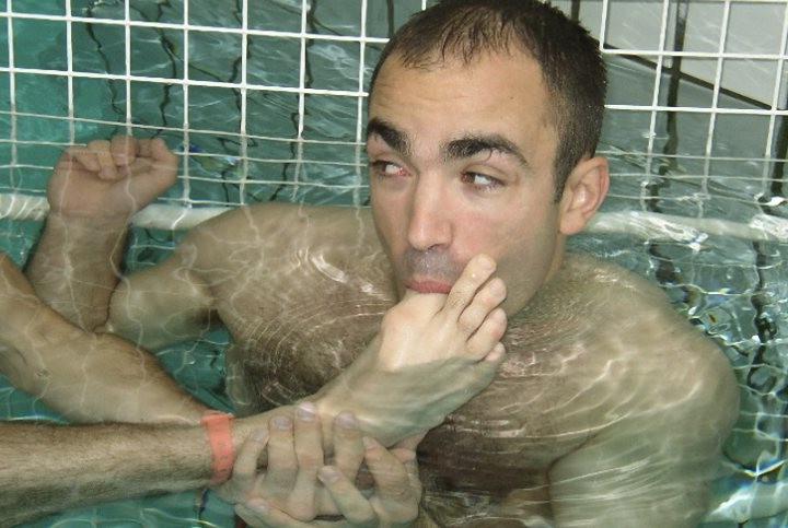 20P Two hairy chested foot lovers enjoy having fun in a piscina pool