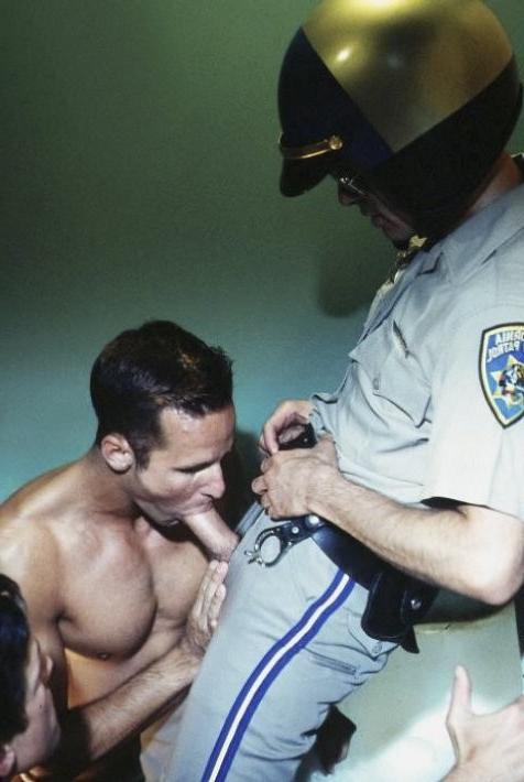 20P A huge cock patrol cop getting sucked and shooting in the john