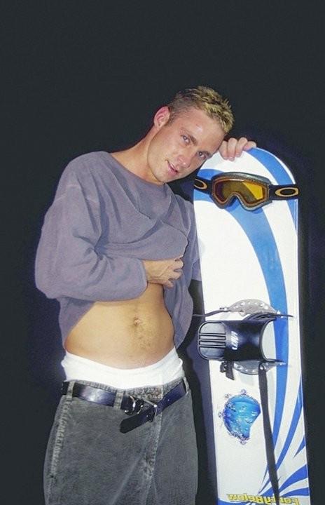 20P A smooth skateboarder stripping off n self sucking