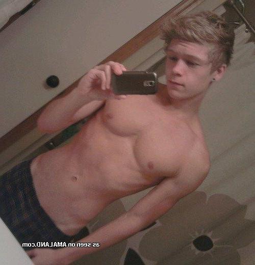 15P Compilation of sexy hunks showing off gorgeous bodies