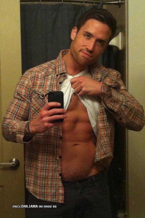15P Compilation of sexy hunks showing off gorgeous bodies