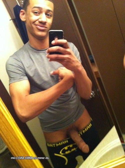 10P Compilation of sexy amateur hunks posing for the cam