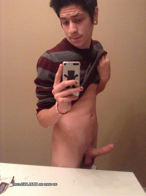 10P Compilation of sexy amateur hunks posing for the cam