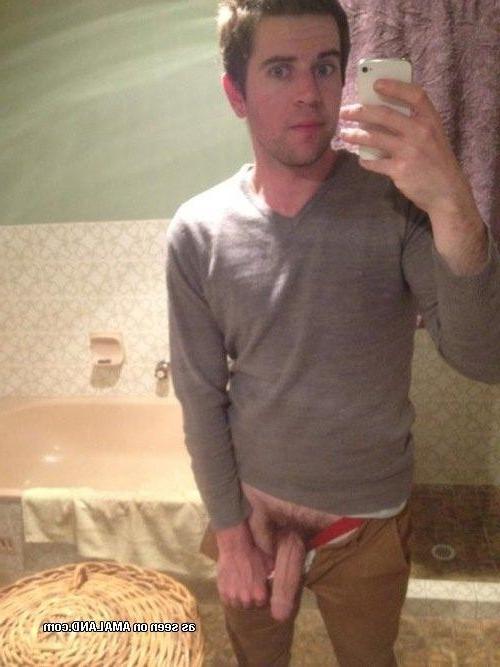 10P Compilation of sexy amateur hunks posing for the cam