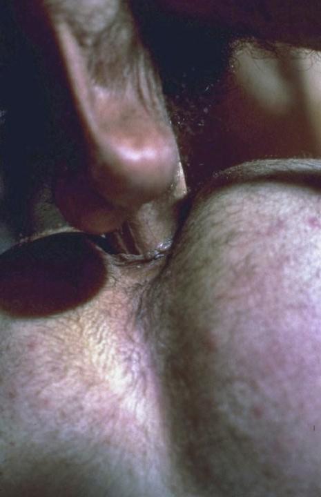20P Bear screwing a nice hairy ass after training in a locker room