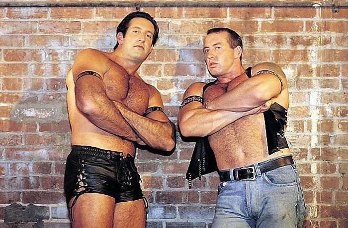 20P Muscle bears in leather suck and fuck in a dungeon