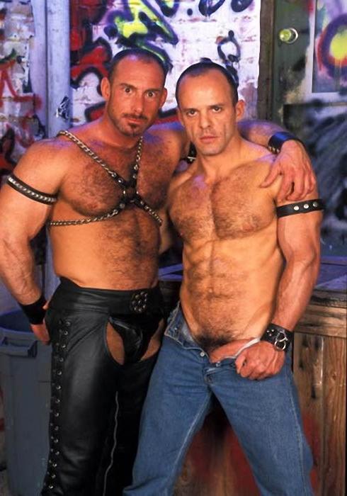 20P Mature hairy muscles rimming and pounding pleasure