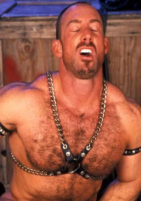 20P Mature hairy muscles rimming and pounding pleasure