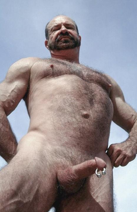 20P Mature hairy chested dude showing and jerking off in the garden